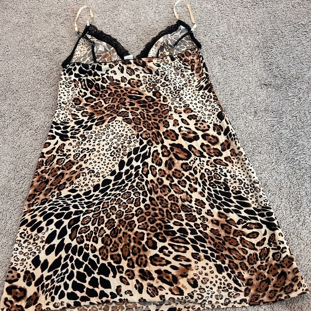 Linea Donatella Animal Print Night Gown Spaghetti Straps Adjustable
Size M - Picture 2 of 7